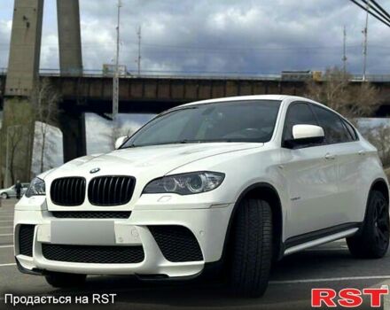Белый БМВ Х6, объемом двигателя 4.4 л и пробегом 180 тыс. км за 20000 $, фото 1 на Automoto.ua