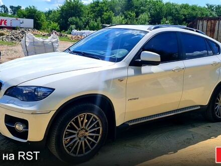 Білий БМВ Х6, об'ємом двигуна 3 л та пробігом 302 тис. км за 13500 $, фото 1 на Automoto.ua