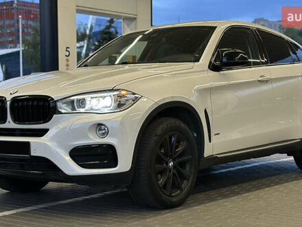 Белый БМВ Х6, объемом двигателя 3 л и пробегом 157 тыс. км за 25999 $, фото 1 на Automoto.ua