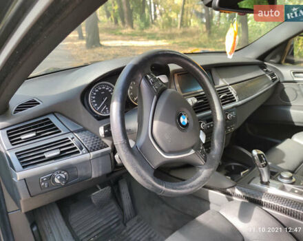 Чорний БМВ Х6, об'ємом двигуна 2.99 л та пробігом 180 тис. км за 13000 $, фото 7 на Automoto.ua