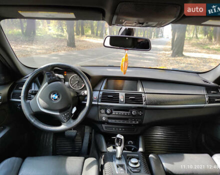 Чорний БМВ Х6, об'ємом двигуна 2.99 л та пробігом 180 тис. км за 13000 $, фото 12 на Automoto.ua