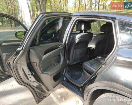 Чорний БМВ Х6, об'ємом двигуна 2.99 л та пробігом 180 тис. км за 13000 $, фото 11 на Automoto.ua