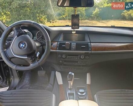 Черный БМВ Х6, объемом двигателя 3 л и пробегом 133 тыс. км за 12800 $, фото 11 на Automoto.ua