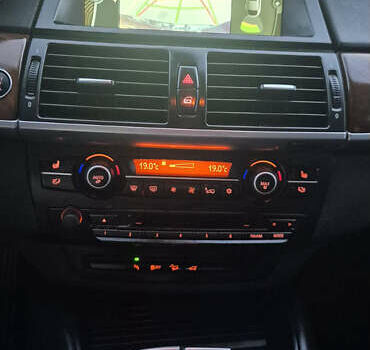 Черный БМВ Х6, объемом двигателя 3 л и пробегом 214 тыс. км за 15500 $, фото 18 на Automoto.ua