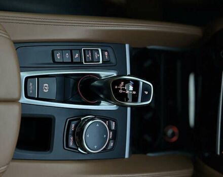 Чорний БМВ Х6, об'ємом двигуна 2.99 л та пробігом 217 тис. км за 35999 $, фото 38 на Automoto.ua