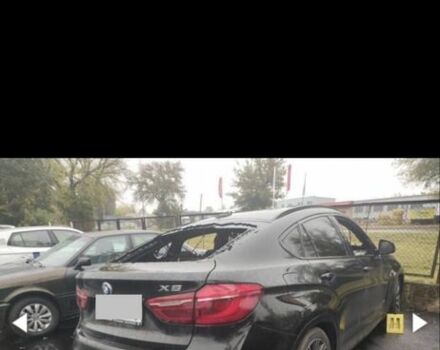 Черный БМВ Х6, объемом двигателя 3 л и пробегом 90 тыс. км за 1000 $, фото 1 на Automoto.ua