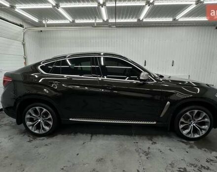 Коричневый БМВ Х6, объемом двигателя 2.99 л и пробегом 200 тыс. км за 38000 $, фото 1 на Automoto.ua