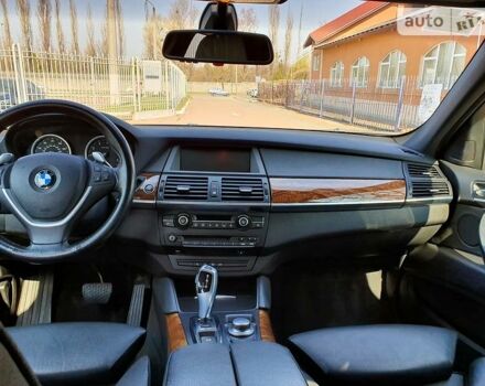 Червоний БМВ Х6, об'ємом двигуна 3 л та пробігом 104 тис. км за 17500 $, фото 31 на Automoto.ua