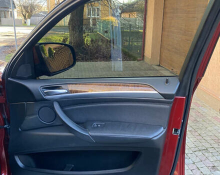 Красный БМВ Х6, объемом двигателя 3 л и пробегом 240 тыс. км за 15000 $, фото 16 на Automoto.ua