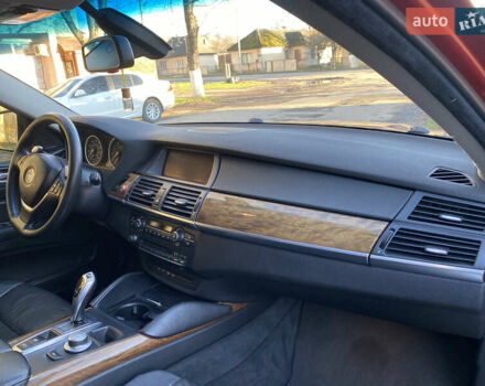 Красный БМВ Х6, объемом двигателя 3 л и пробегом 240 тыс. км за 15000 $, фото 15 на Automoto.ua