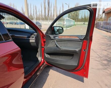 Червоний БМВ Х6, об'ємом двигуна 3 л та пробігом 104 тис. км за 17500 $, фото 26 на Automoto.ua