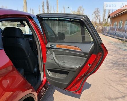 Червоний БМВ Х6, об'ємом двигуна 3 л та пробігом 104 тис. км за 17500 $, фото 24 на Automoto.ua