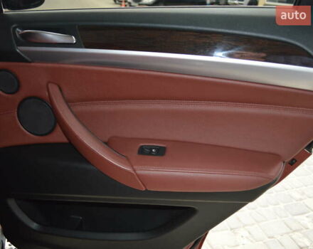 Красный БМВ Х6, объемом двигателя 3 л и пробегом 249 тыс. км за 15900 $, фото 31 на Automoto.ua