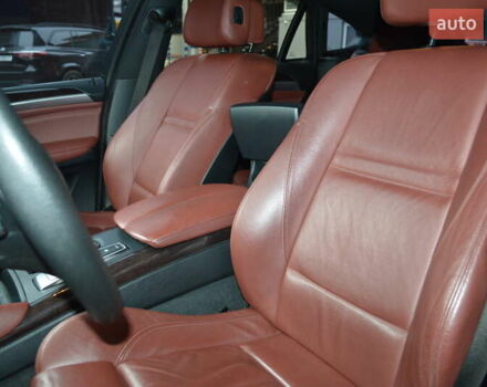 Красный БМВ Х6, объемом двигателя 3 л и пробегом 249 тыс. км за 15900 $, фото 15 на Automoto.ua