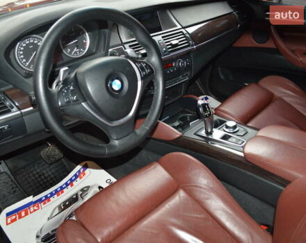 Красный БМВ Х6, объемом двигателя 3 л и пробегом 249 тыс. км за 15900 $, фото 14 на Automoto.ua