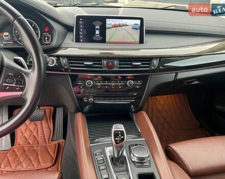 Красный БМВ Х6, объемом двигателя 3 л и пробегом 112 тыс. км за 41390 $, фото 27 на Automoto.ua