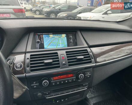 Серый БМВ Х6, объемом двигателя 3 л и пробегом 130 тыс. км за 15500 $, фото 12 на Automoto.ua
