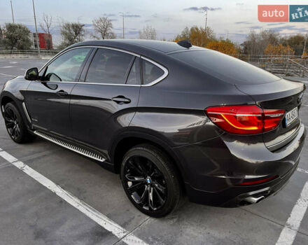 Серый БМВ Х6, объемом двигателя 2.98 л и пробегом 140 тыс. км за 30900 $, фото 5 на Automoto.ua