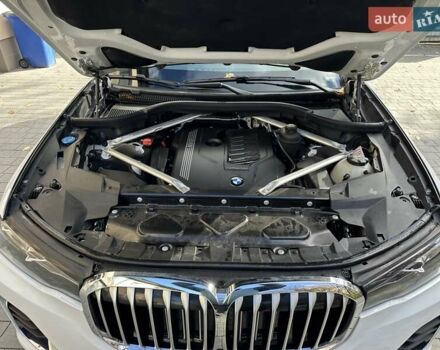 Белый БМВ X7, объемом двигателя 3 л и пробегом 67 тыс. км за 59500 $, фото 30 на Automoto.ua