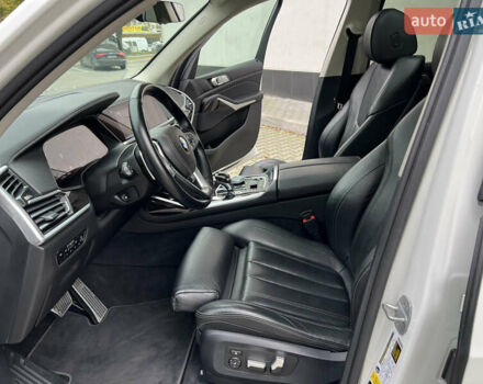 Белый БМВ X7, объемом двигателя 3 л и пробегом 130 тыс. км за 53100 $, фото 24 на Automoto.ua