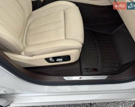 Белый БМВ X7, объемом двигателя 2.99 л и пробегом 98 тыс. км за 79000 $, фото 98 на Automoto.ua