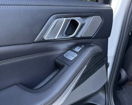 Белый БМВ X7, объемом двигателя 3 л и пробегом 75 тыс. км за 74000 $, фото 20 на Automoto.ua