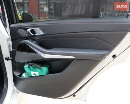 Білий БМВ X7, об'ємом двигуна 3 л та пробігом 131 тис. км за 61900 $, фото 48 на Automoto.ua