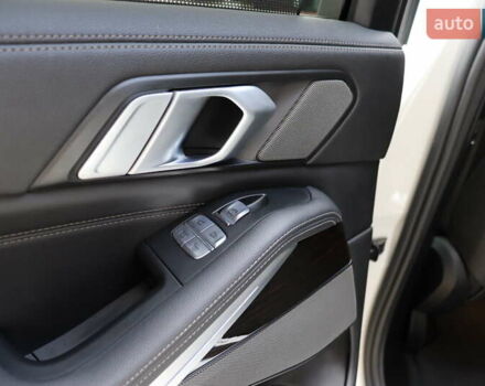 Білий БМВ X7, об'ємом двигуна 3 л та пробігом 131 тис. км за 61900 $, фото 35 на Automoto.ua