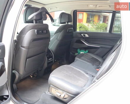Білий БМВ X7, об'ємом двигуна 3 л та пробігом 131 тис. км за 61900 $, фото 37 на Automoto.ua
