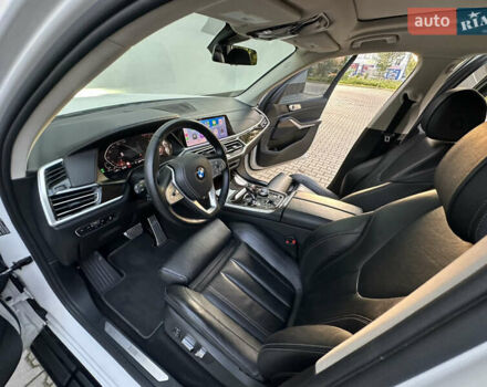 Белый БМВ X7, объемом двигателя 3 л и пробегом 125 тыс. км за 56900 $, фото 10 на Automoto.ua