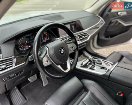 Белый БМВ X7, объемом двигателя 3 л и пробегом 130 тыс. км за 53100 $, фото 27 на Automoto.ua