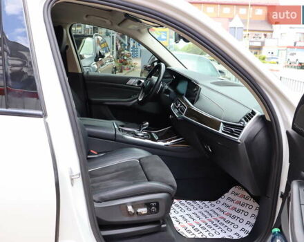 Білий БМВ X7, об'ємом двигуна 3 л та пробігом 131 тис. км за 61900 $, фото 49 на Automoto.ua