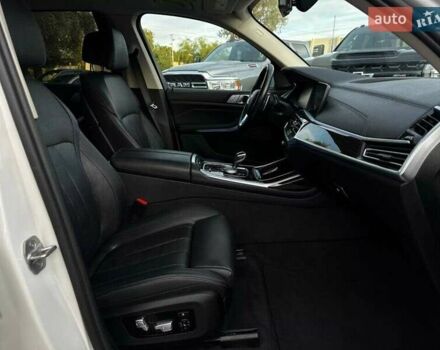 Белый БМВ X7, объемом двигателя 3 л и пробегом 82 тыс. км за 26000 $, фото 25 на Automoto.ua