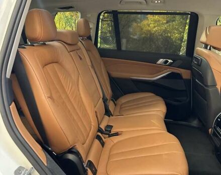 Белый БМВ X7, объемом двигателя 3 л и пробегом 67 тыс. км за 59500 $, фото 63 на Automoto.ua