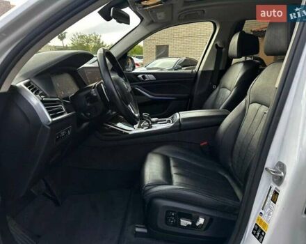 Белый БМВ X7, объемом двигателя 3 л и пробегом 82 тыс. км за 26000 $, фото 17 на Automoto.ua