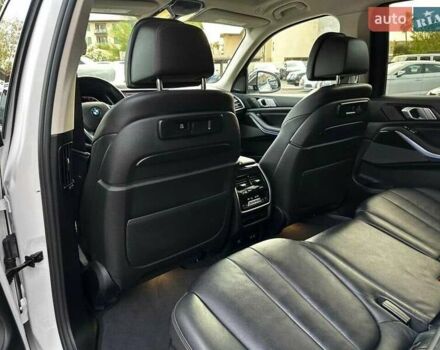 Белый БМВ X7, объемом двигателя 3 л и пробегом 82 тыс. км за 26000 $, фото 19 на Automoto.ua