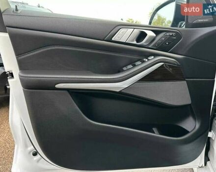 Белый БМВ X7, объемом двигателя 3 л и пробегом 82 тыс. км за 26000 $, фото 5 на Automoto.ua