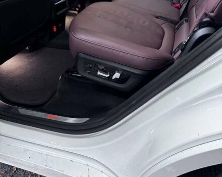 Белый БМВ X7, объемом двигателя 3 л и пробегом 156 тыс. км за 58000 $, фото 17 на Automoto.ua