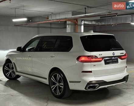 Белый БМВ X7, объемом двигателя 4.39 л и пробегом 99 тыс. км за 71900 $, фото 7 на Automoto.ua