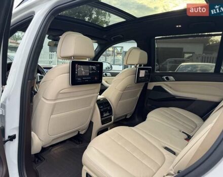 Белый БМВ X7, объемом двигателя 2.99 л и пробегом 98 тыс. км за 79900 $, фото 67 на Automoto.ua
