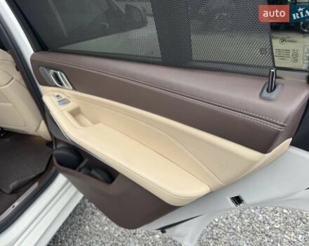 Белый БМВ X7, объемом двигателя 2.99 л и пробегом 98 тыс. км за 79000 $, фото 75 на Automoto.ua