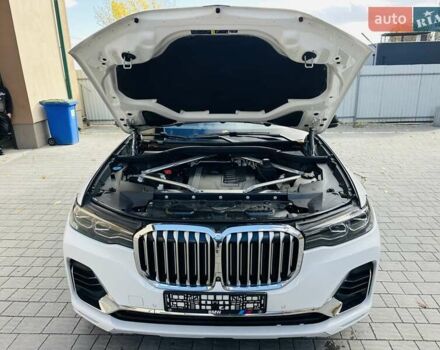 Белый БМВ X7, объемом двигателя 3 л и пробегом 67 тыс. км за 59500 $, фото 29 на Automoto.ua
