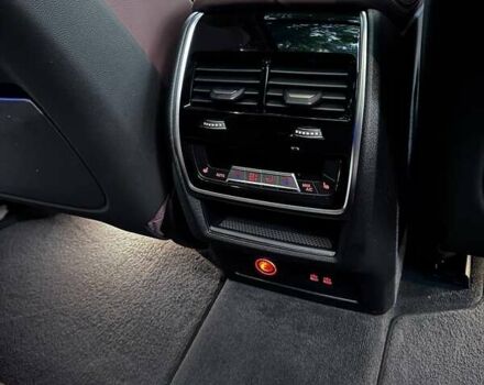 Белый БМВ X7, объемом двигателя 3 л и пробегом 156 тыс. км за 58000 $, фото 19 на Automoto.ua