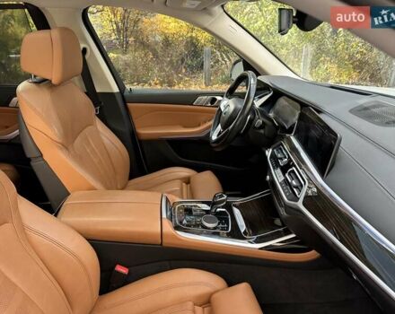 Белый БМВ X7, объемом двигателя 3 л и пробегом 67 тыс. км за 59500 $, фото 59 на Automoto.ua