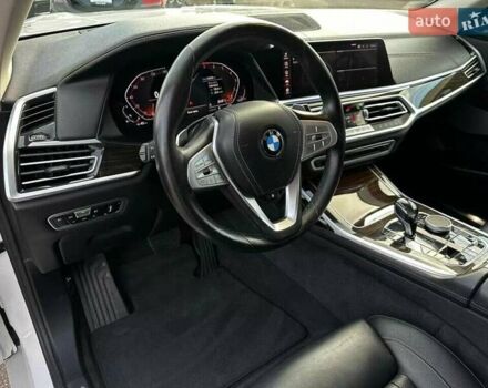 Белый БМВ X7, объемом двигателя 3 л и пробегом 82 тыс. км за 26000 $, фото 8 на Automoto.ua