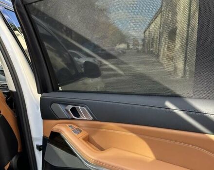 Белый БМВ X7, объемом двигателя 3 л и пробегом 67 тыс. км за 59500 $, фото 61 на Automoto.ua