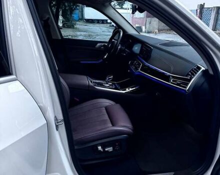 Белый БМВ X7, объемом двигателя 3 л и пробегом 156 тыс. км за 58000 $, фото 22 на Automoto.ua