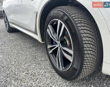 Белый БМВ X7, объемом двигателя 2.99 л и пробегом 98 тыс. км за 79000 $, фото 115 на Automoto.ua