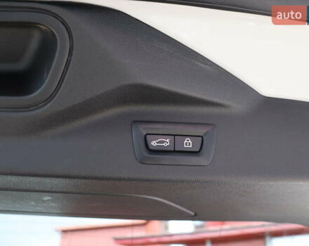 Білий БМВ X7, об'ємом двигуна 3 л та пробігом 131 тис. км за 61900 $, фото 44 на Automoto.ua