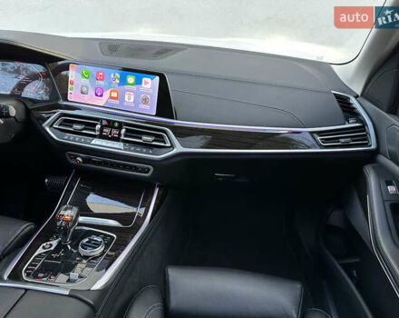 Белый БМВ X7, объемом двигателя 3 л и пробегом 125 тыс. км за 56900 $, фото 14 на Automoto.ua